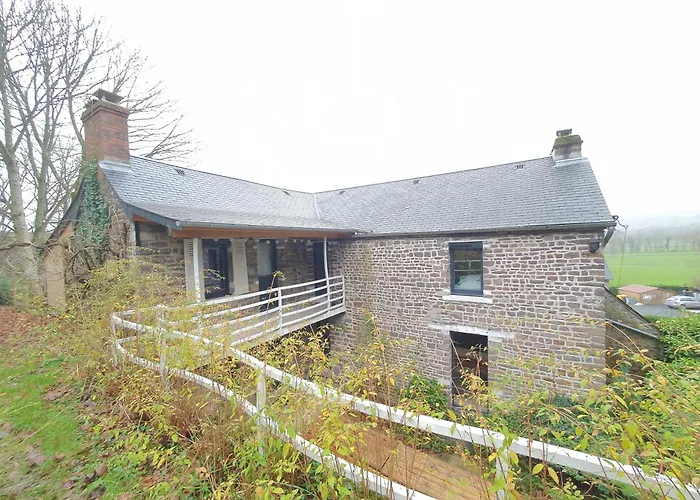 Holiday home Ferme 16 Pers Calme Et Nature A Clecy